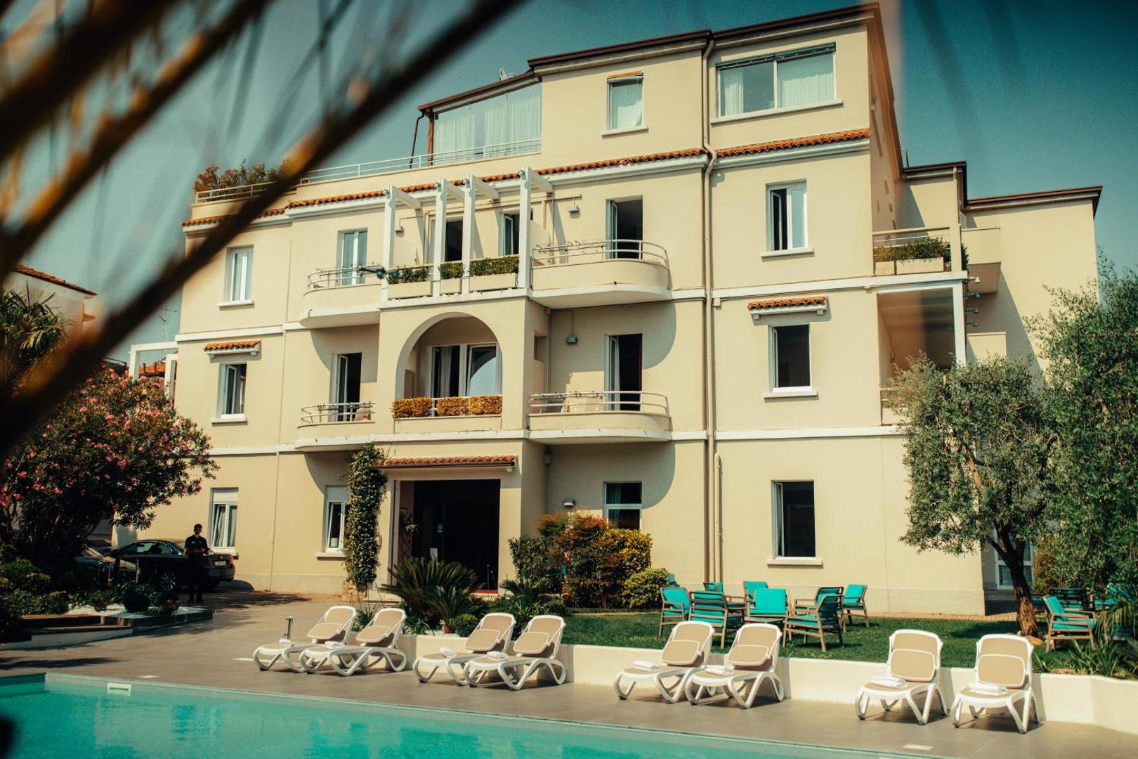 Hotel Benaco 7
