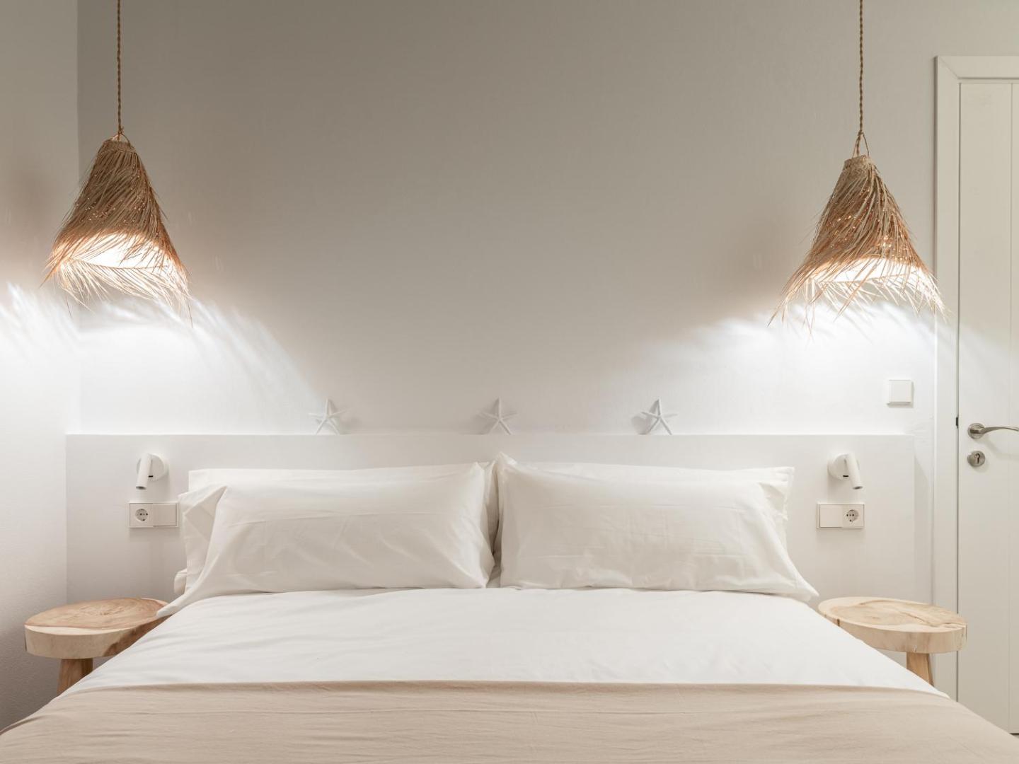 S'Enclova Petit Hotel 3