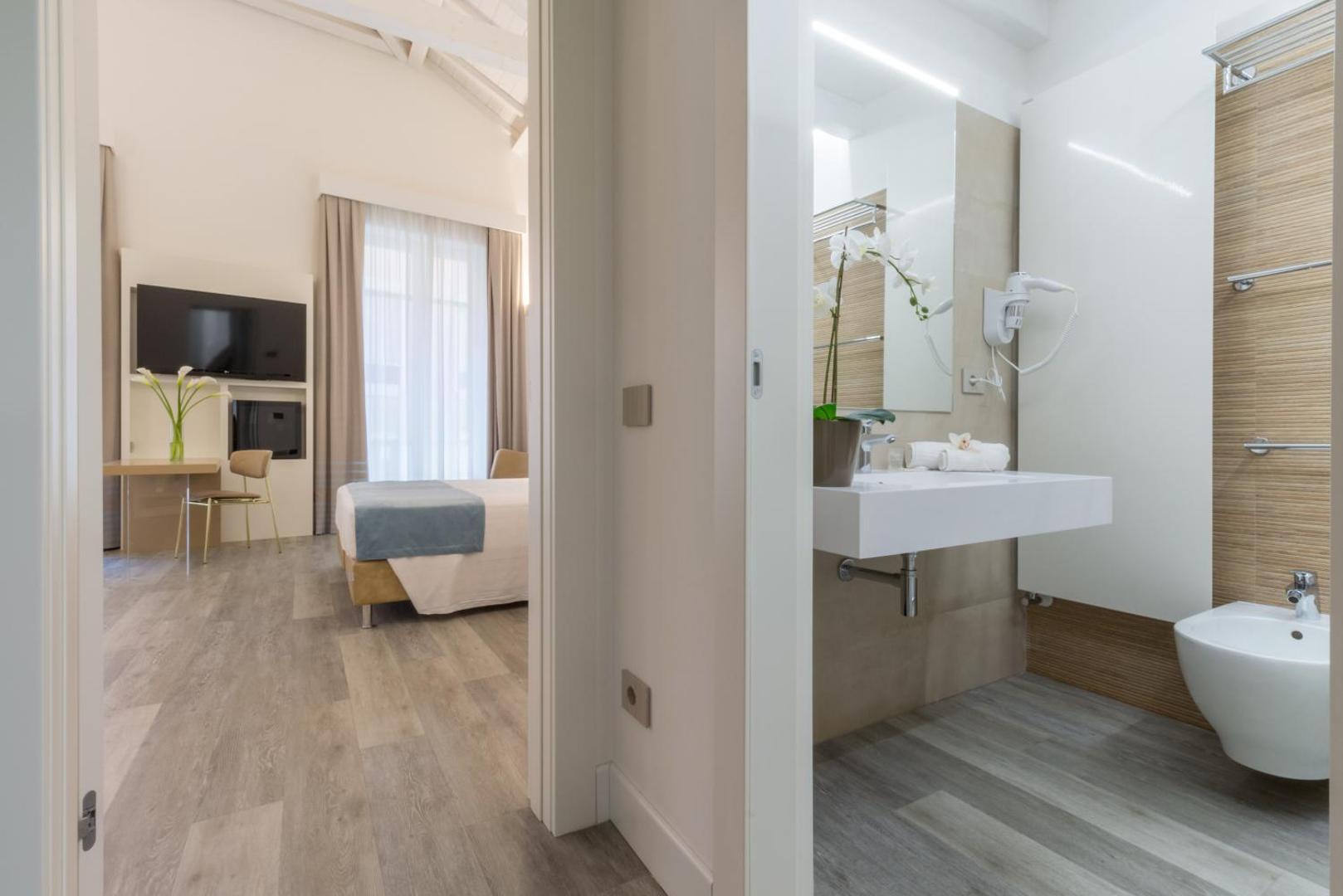 Hotel Italia 4