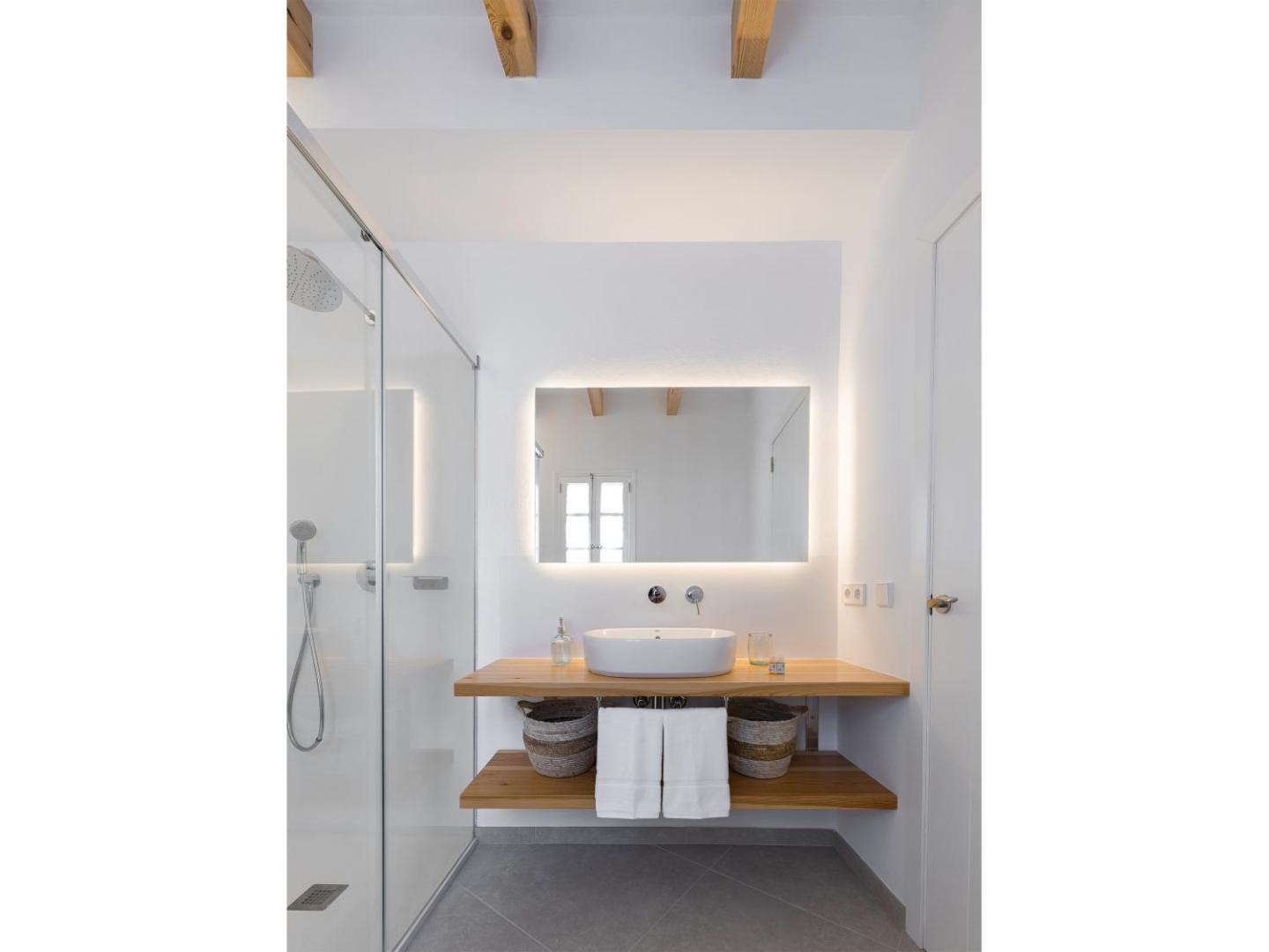 S'Enclova Petit Hotel 8