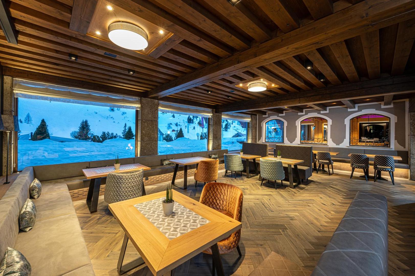 Hotel Alpina 5