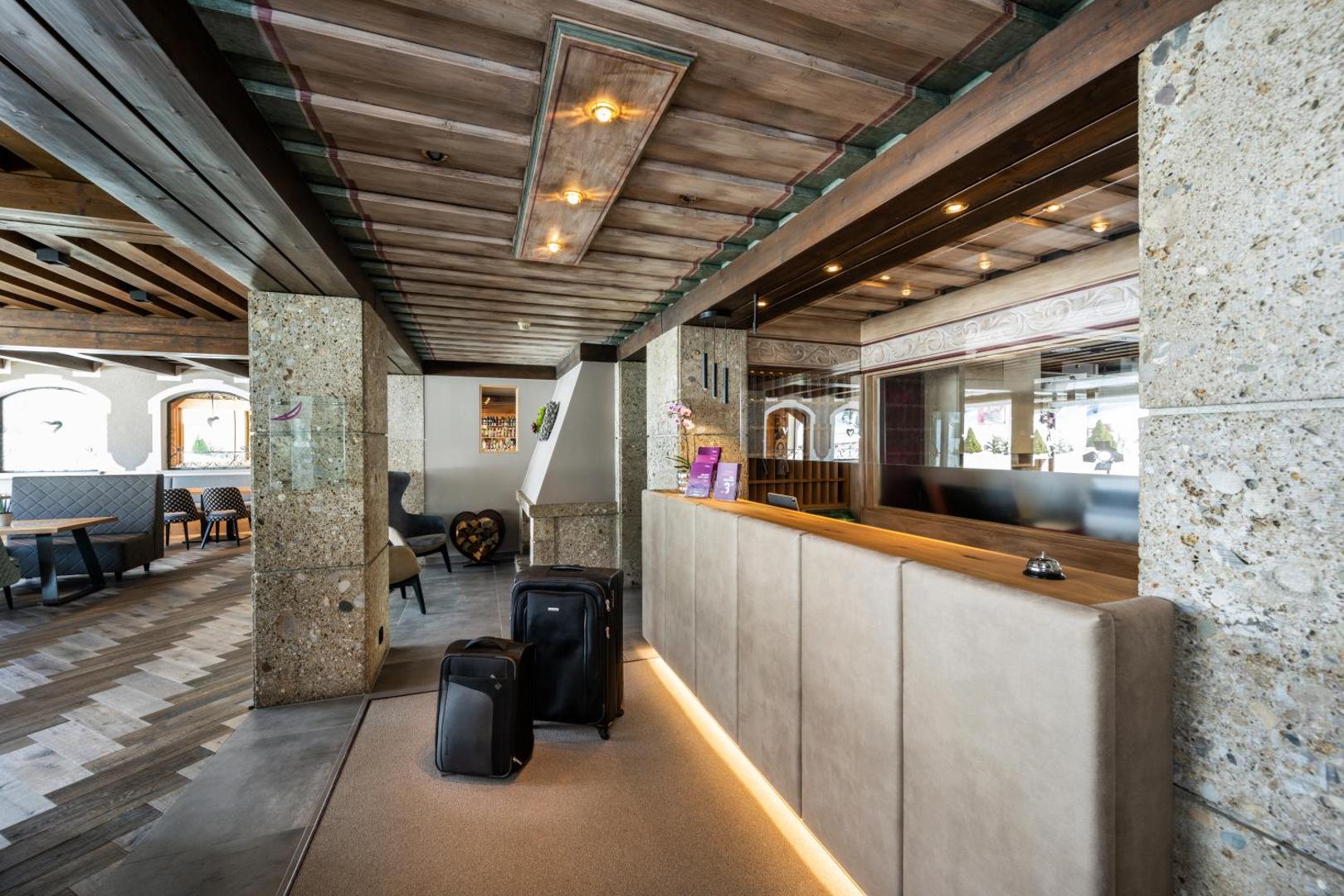 Hotel Alpina 6