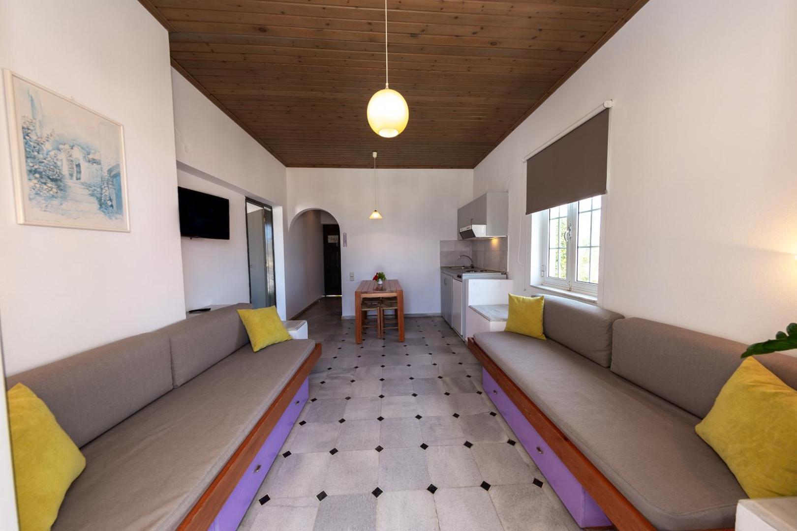 Manias Hotel Apartments 6