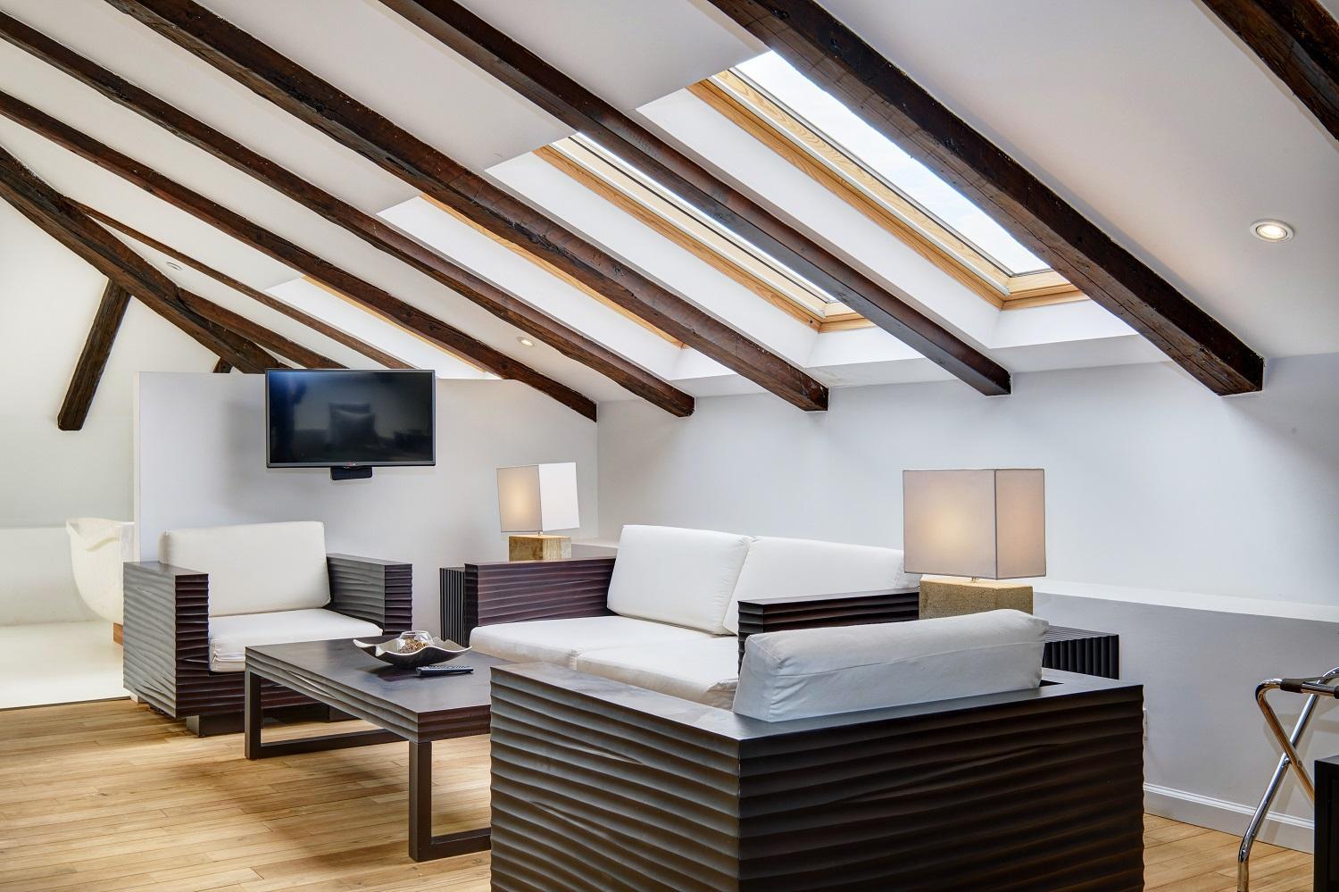 Dolphin Suites 7