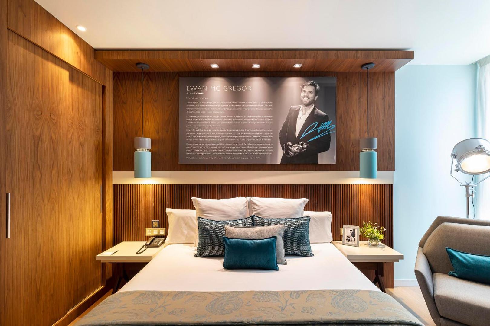 Hotel Zinema7 2