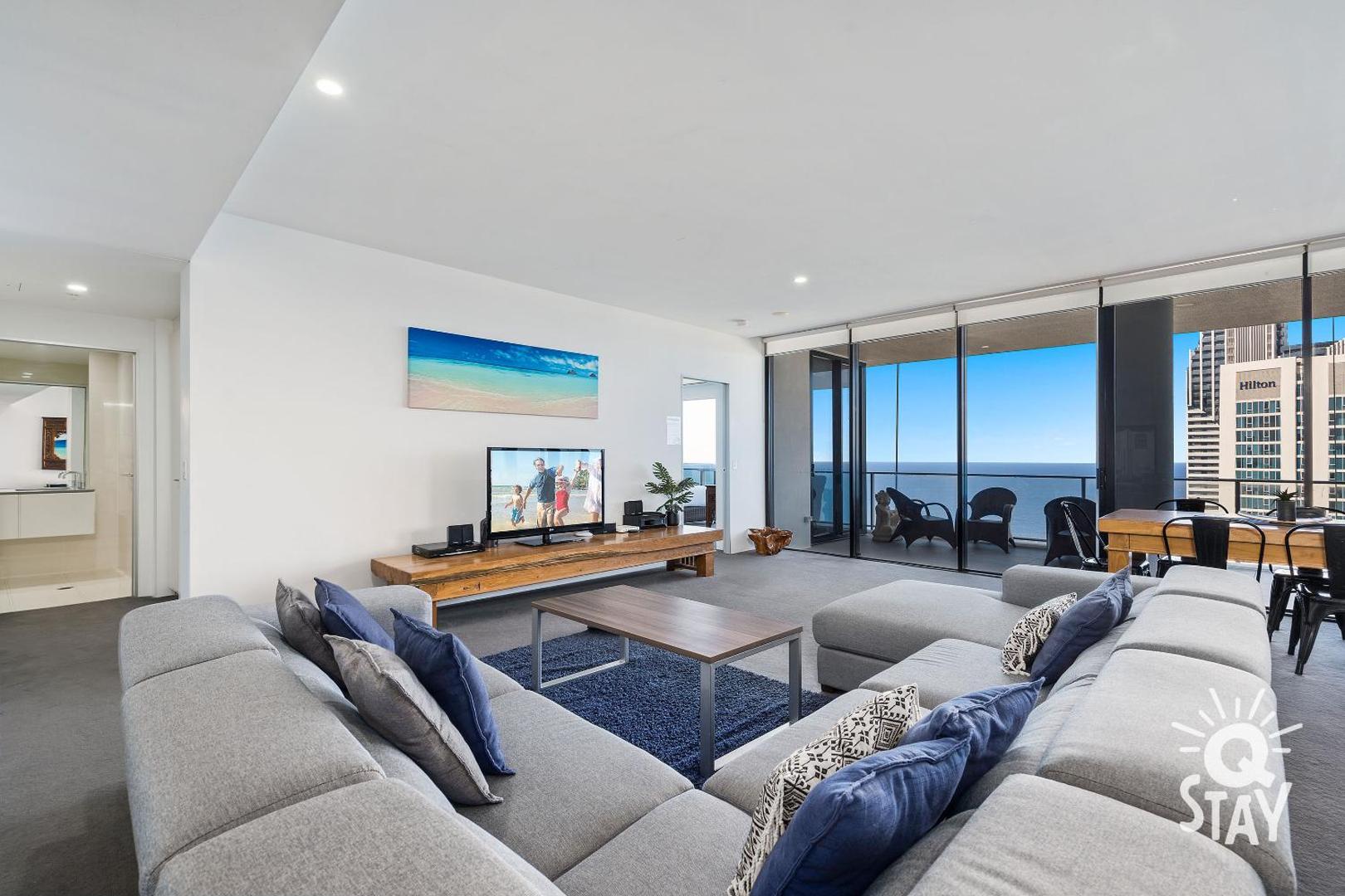 Circle on Cavill – 4 Bedroom Sub Penthouse Full Ocean View!
