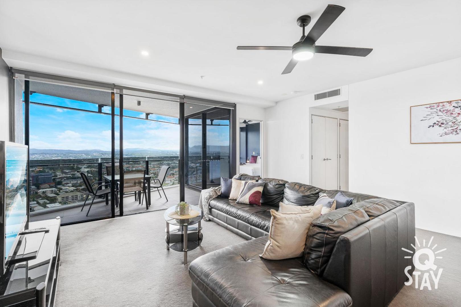 Circle on Cavill – 2 Bedroom SPA River View