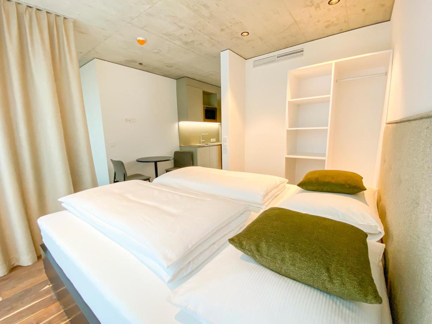 Blackhome Innsbruck City South I contactless check-in 7
