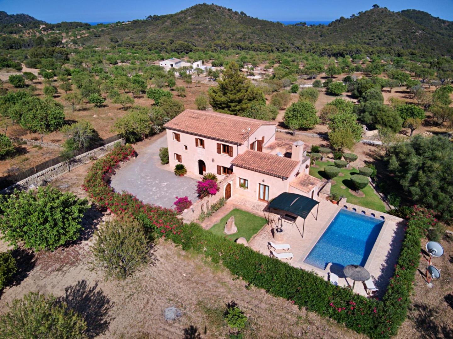 Sa Sinia - Family rural house with pool and mountain views 5