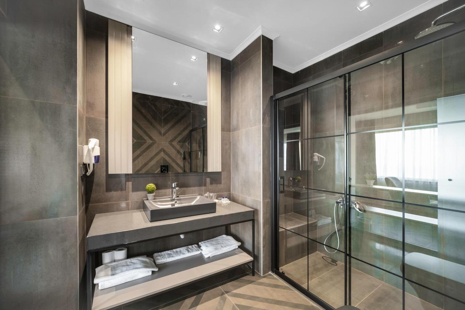 Riviera Hotel & Spa 4