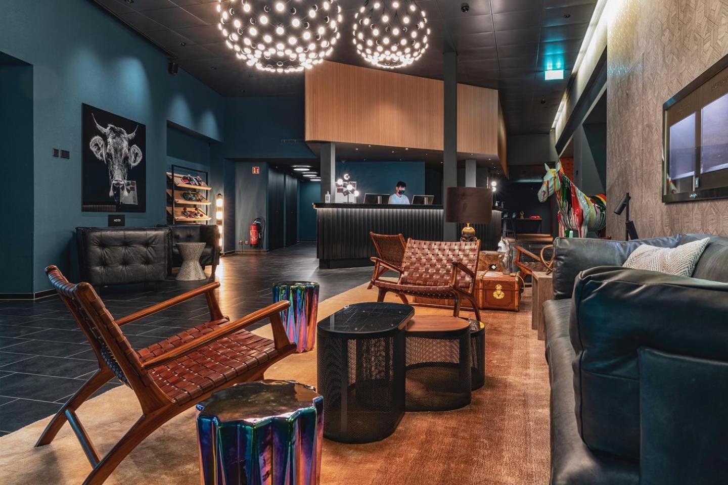 The HEY HOTEL 3