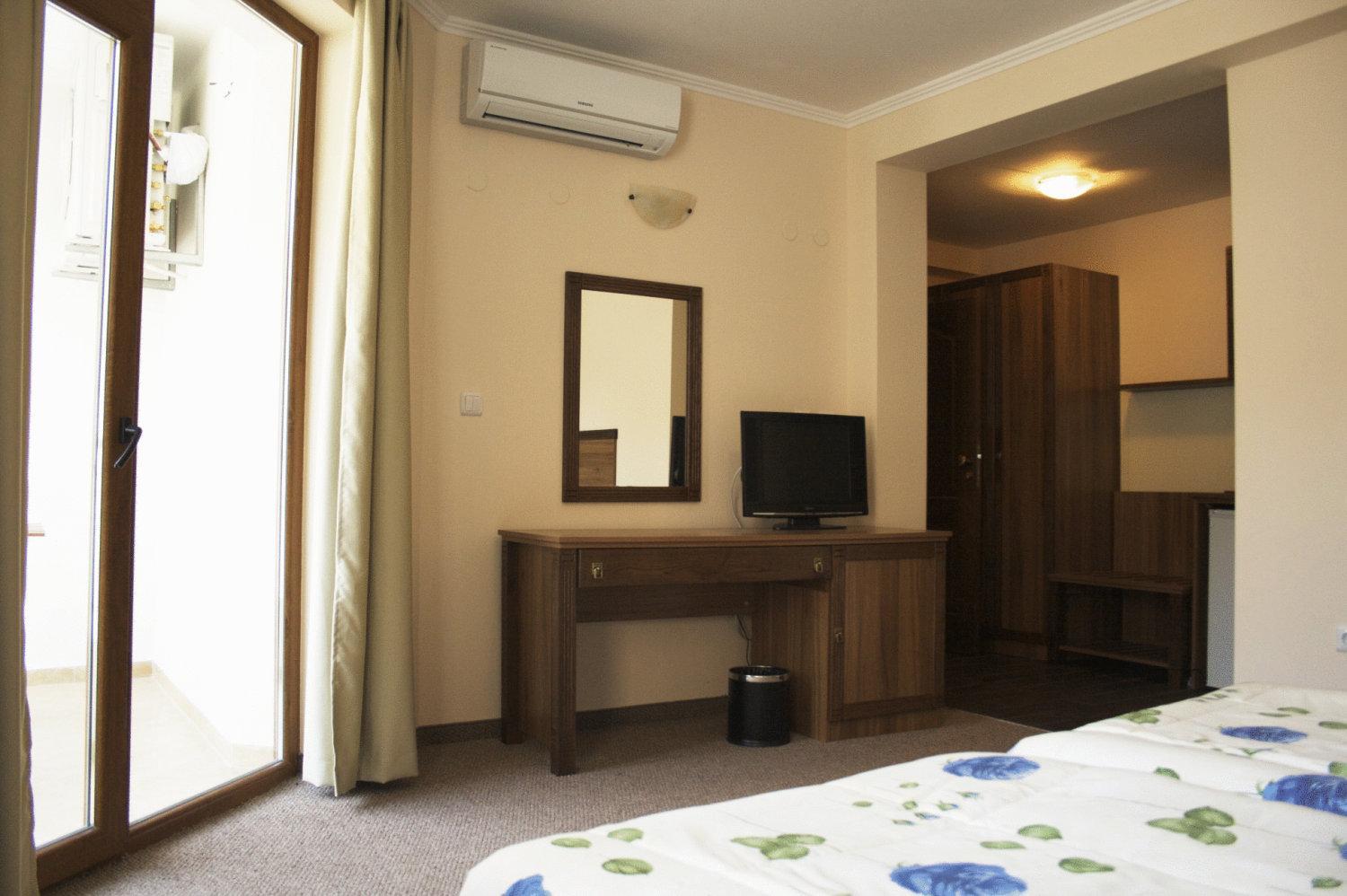 Selena Hotel 6
