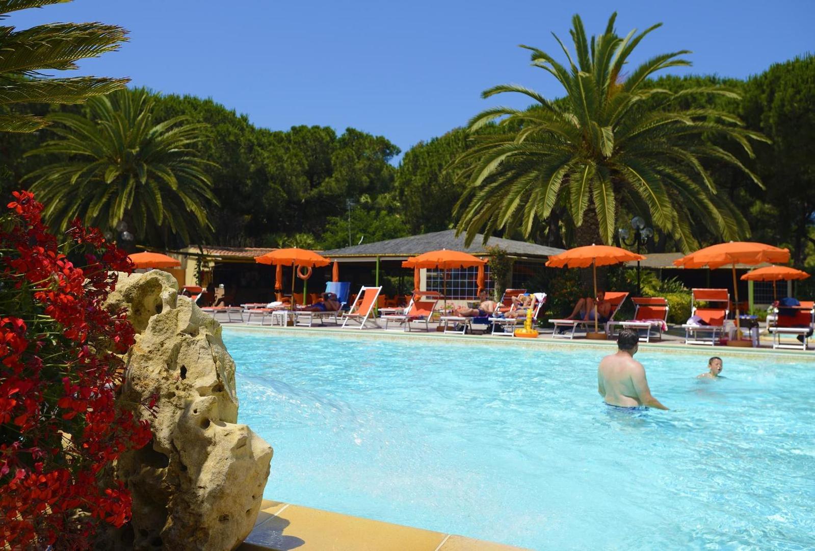 Hotel Oasis 5