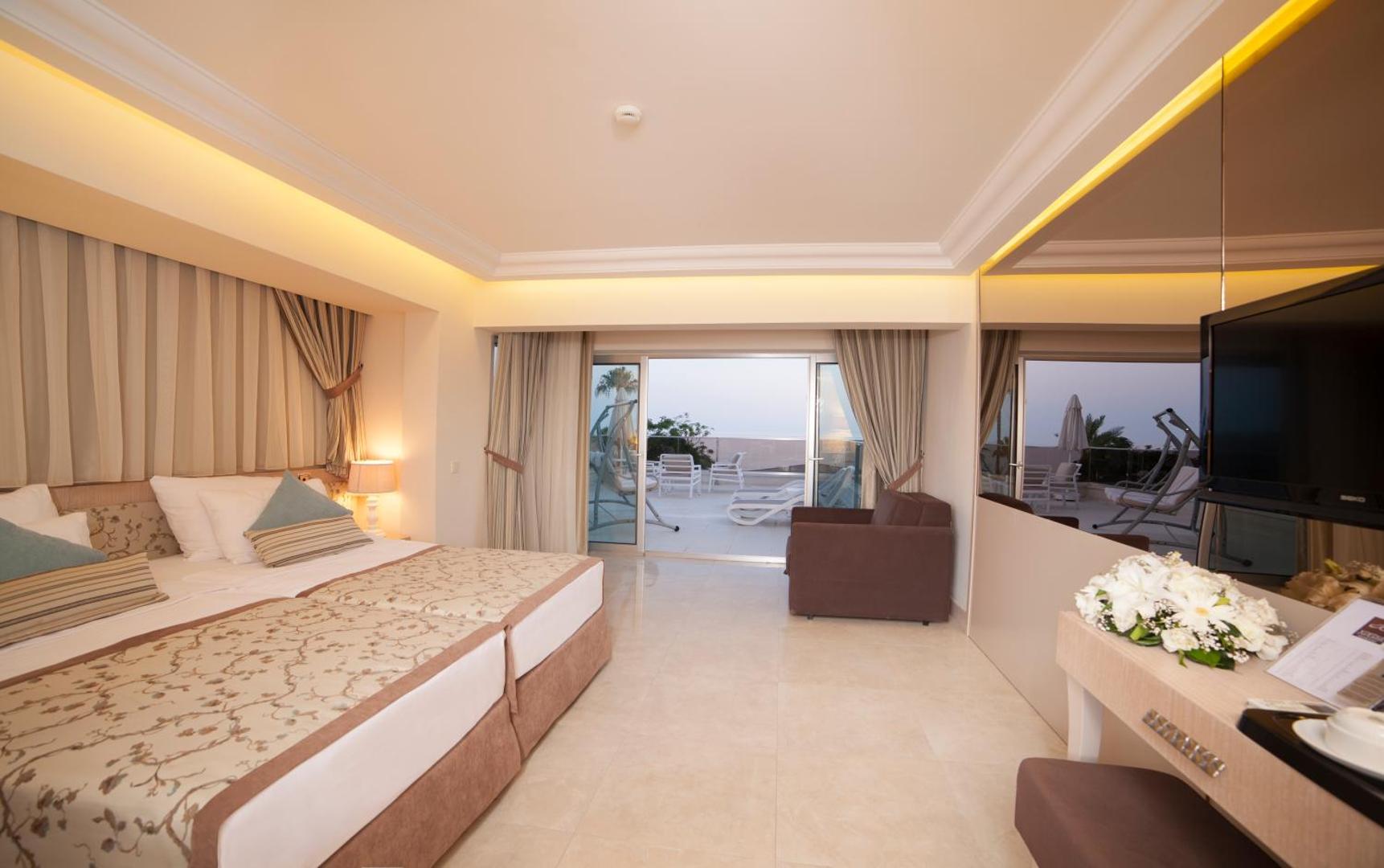 Xperia Saray Beach Hotel 6