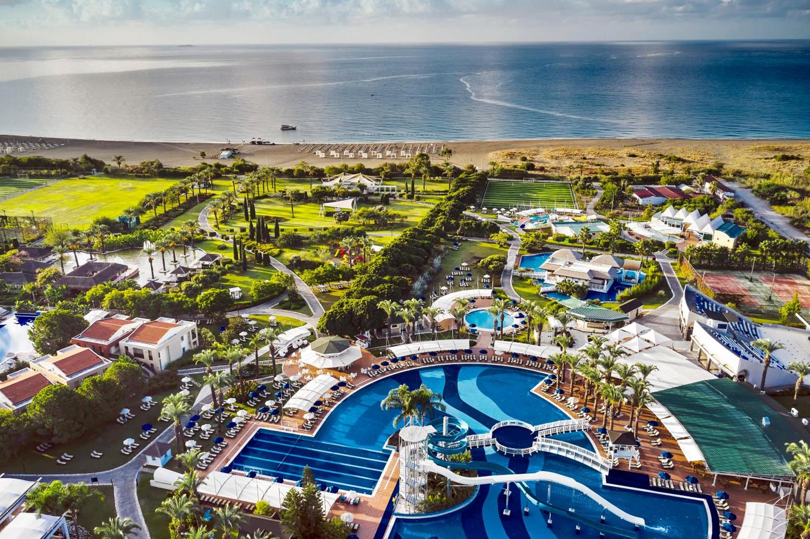 TUI BLUE Tropical 4