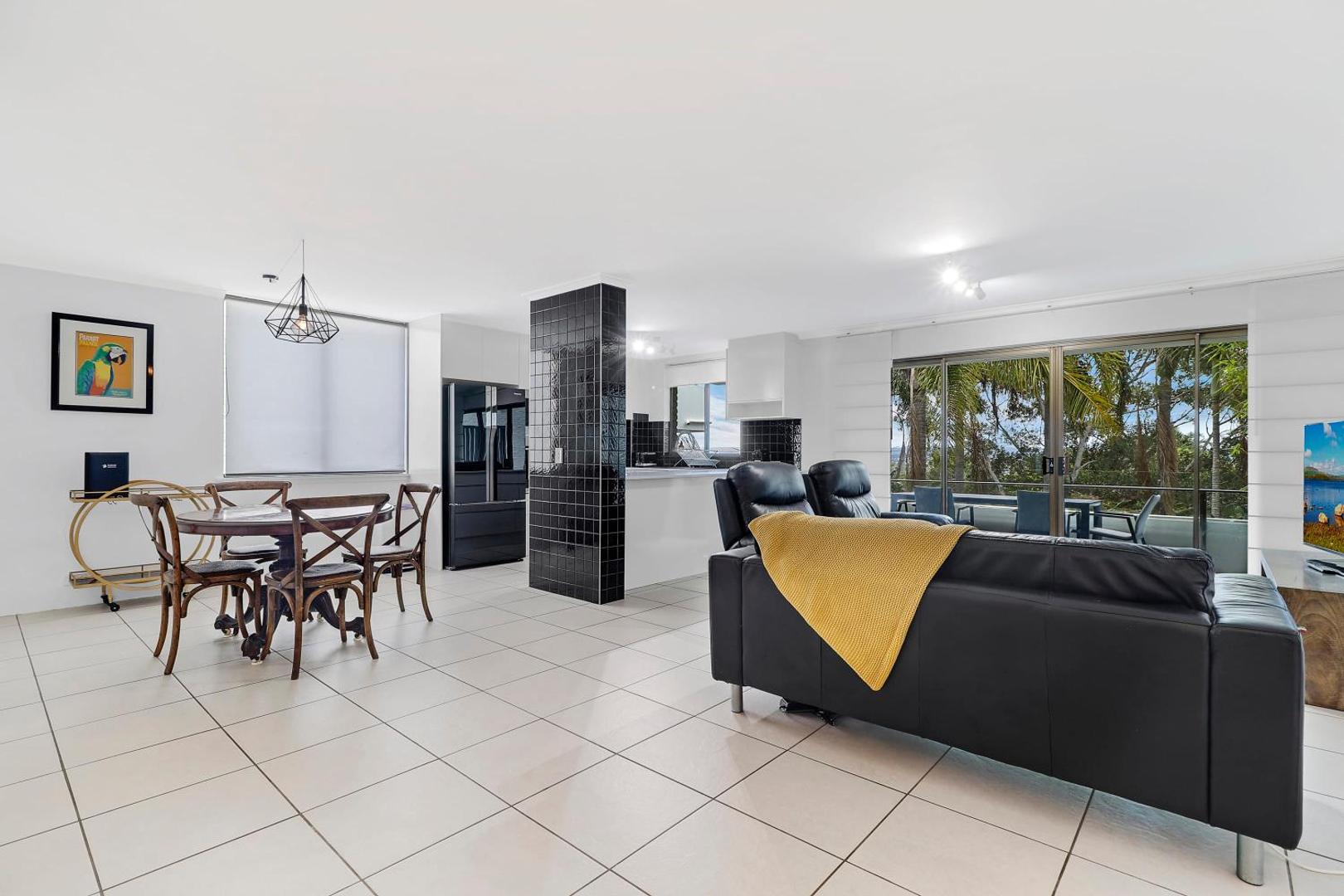 Stunning 2 BR Noosa Resort Apartment Walking Distance From Hastings Beach