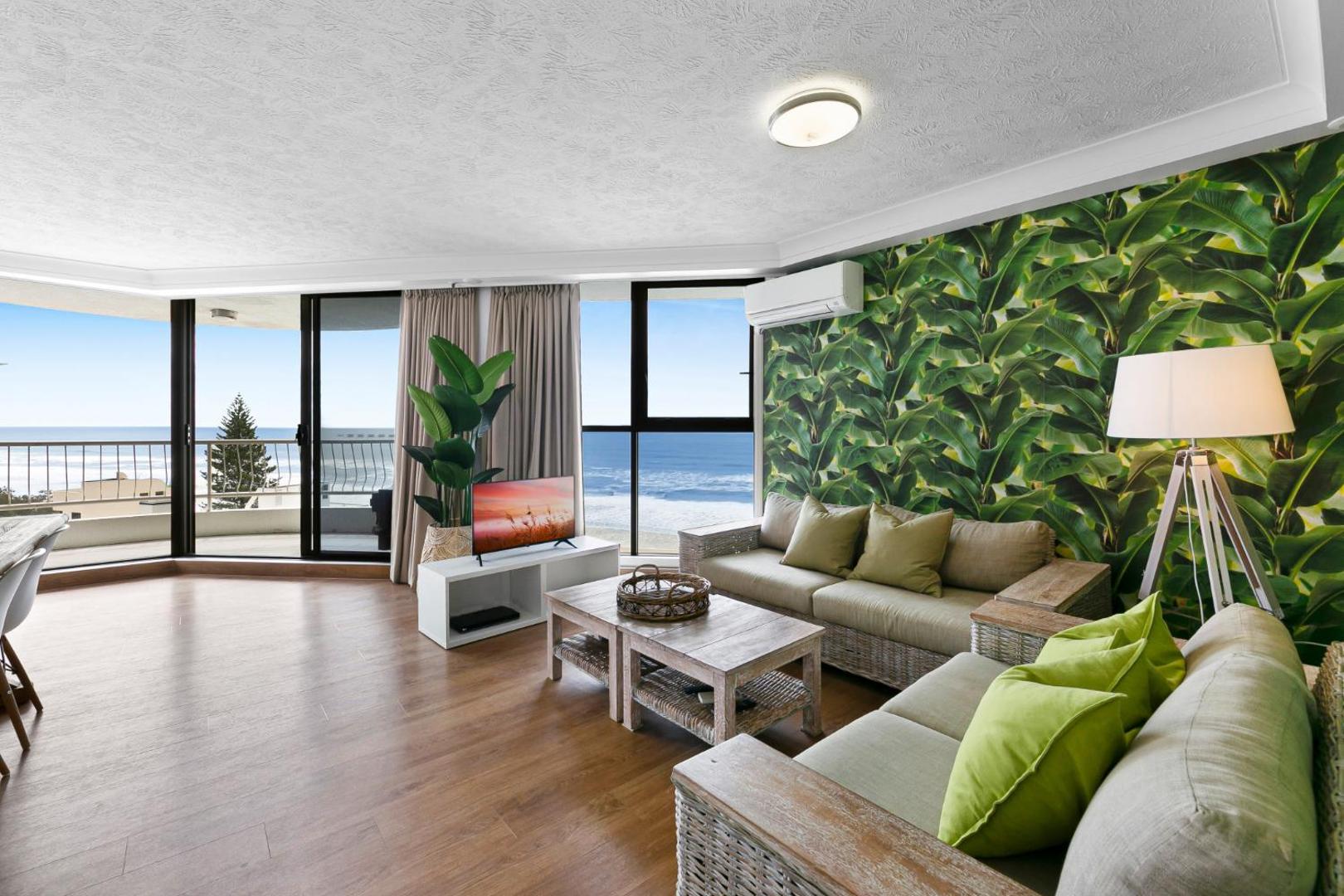 Spacious 2-bed Beach Apartment With Oceanview