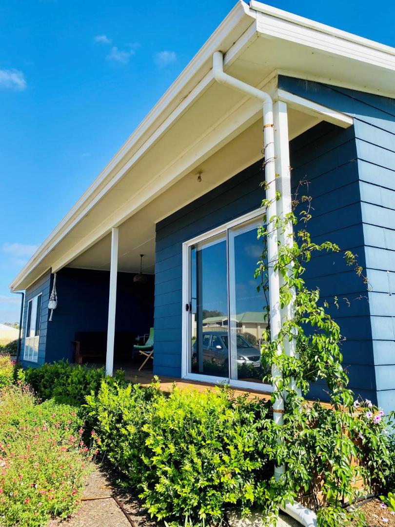 The Sands Normanville- Entire Beach House – sleeps 8