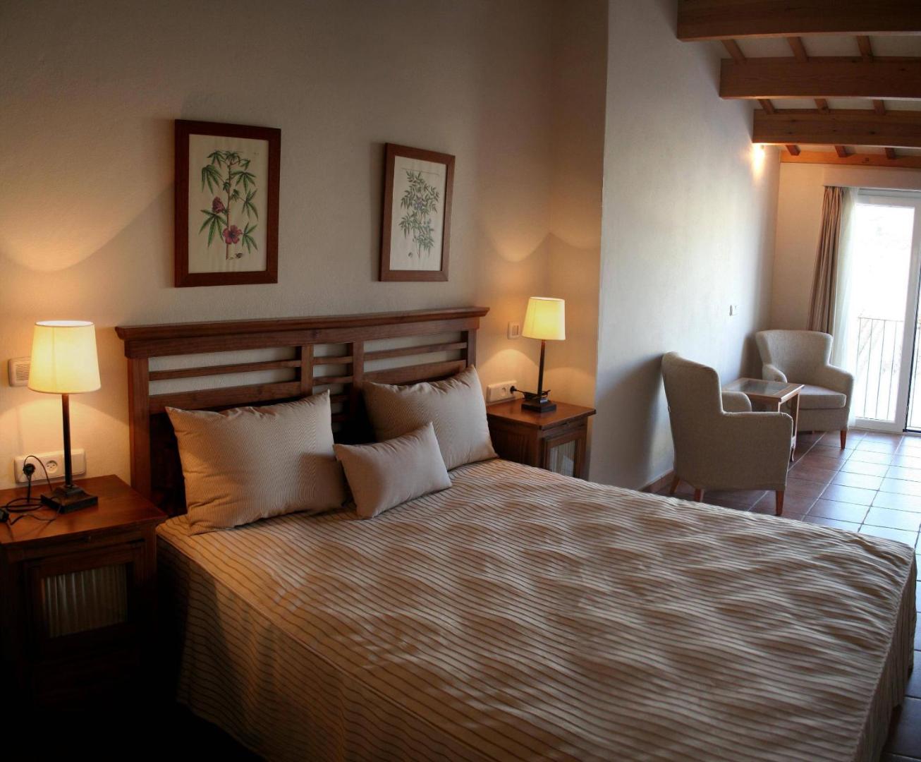 Hotel Es Mercadal 8