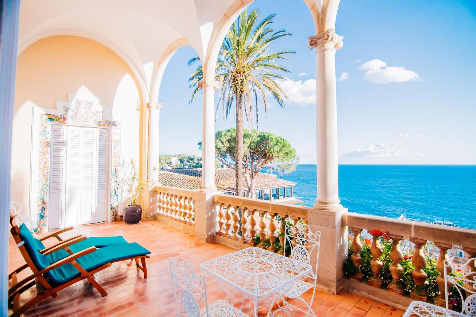 Hotel Roger de Flor by Seleqtta 2