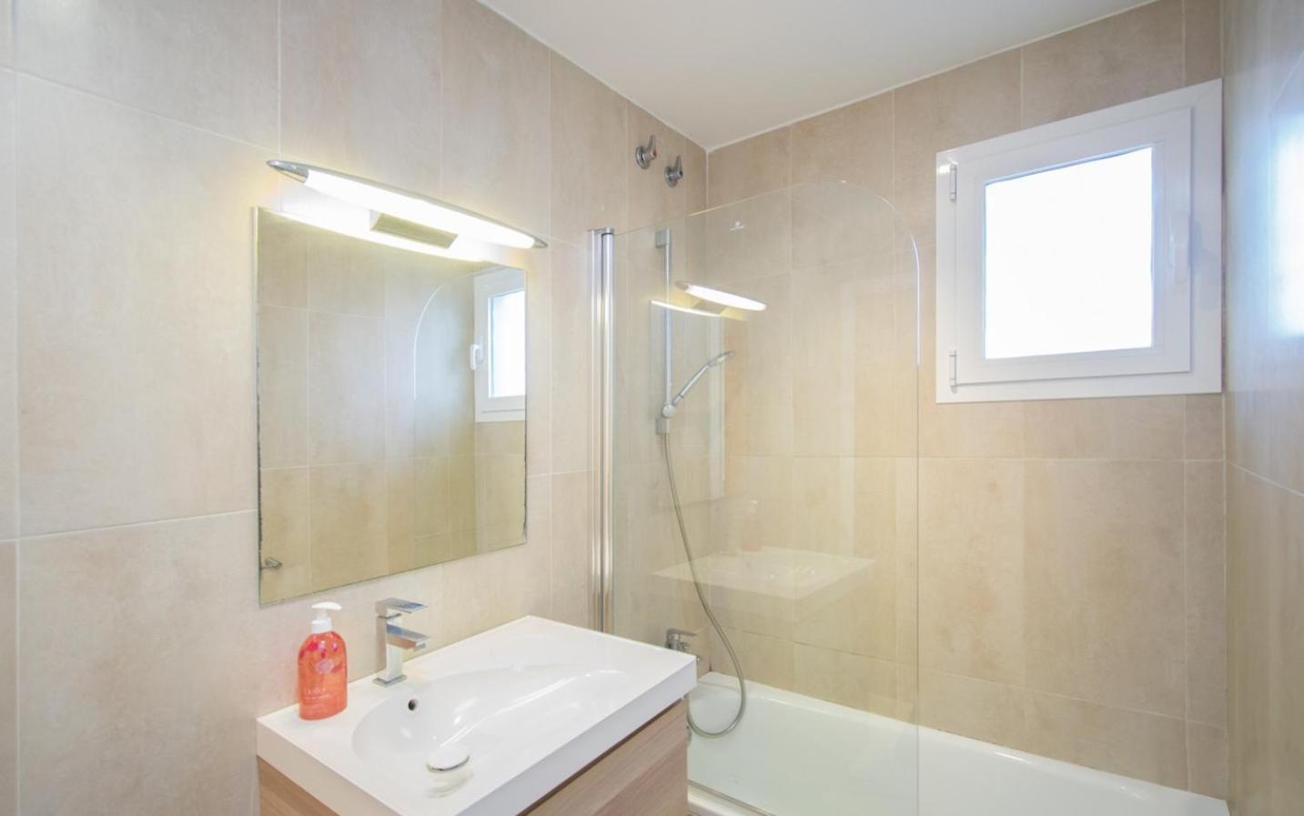 Cosy Home with Pool ideal for Family & Sports near Beach ... 4