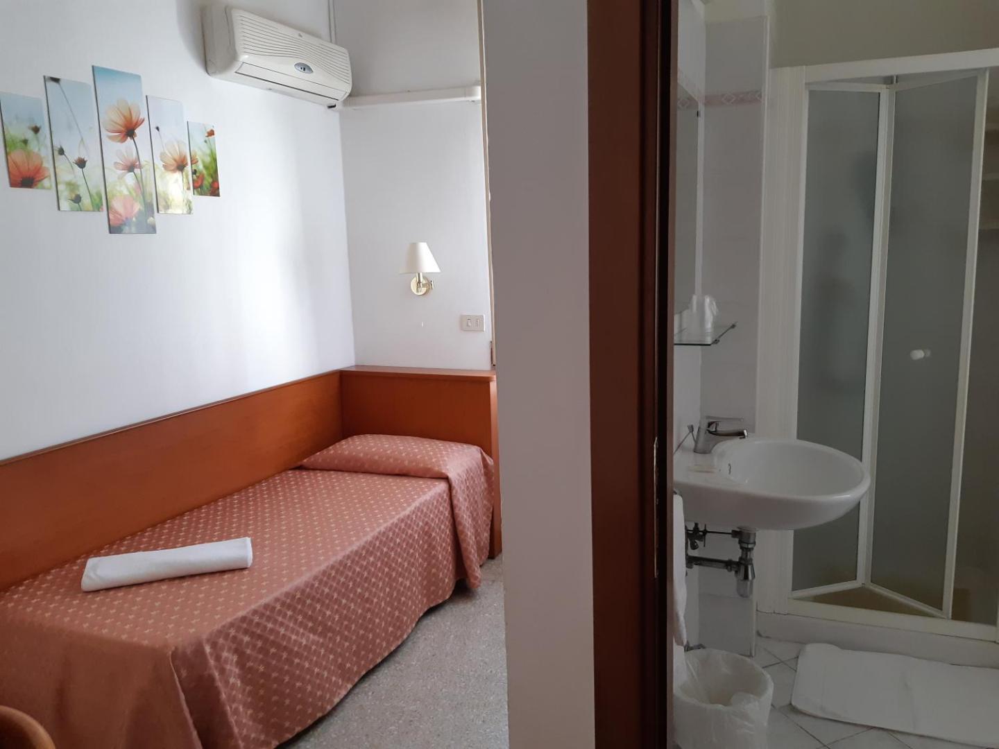 Hotel Rosa 4