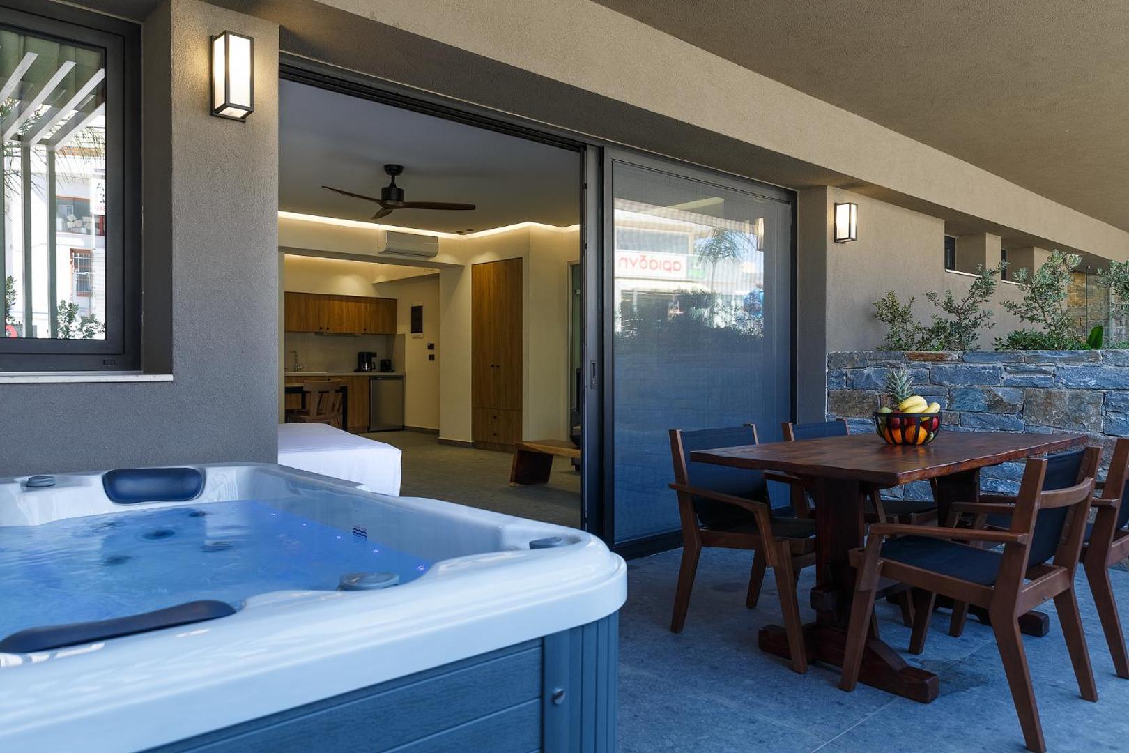 Utopia Luxury Suites 6