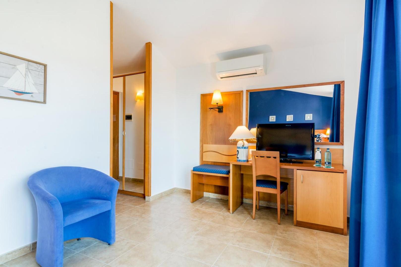 Hotel Garbi 7