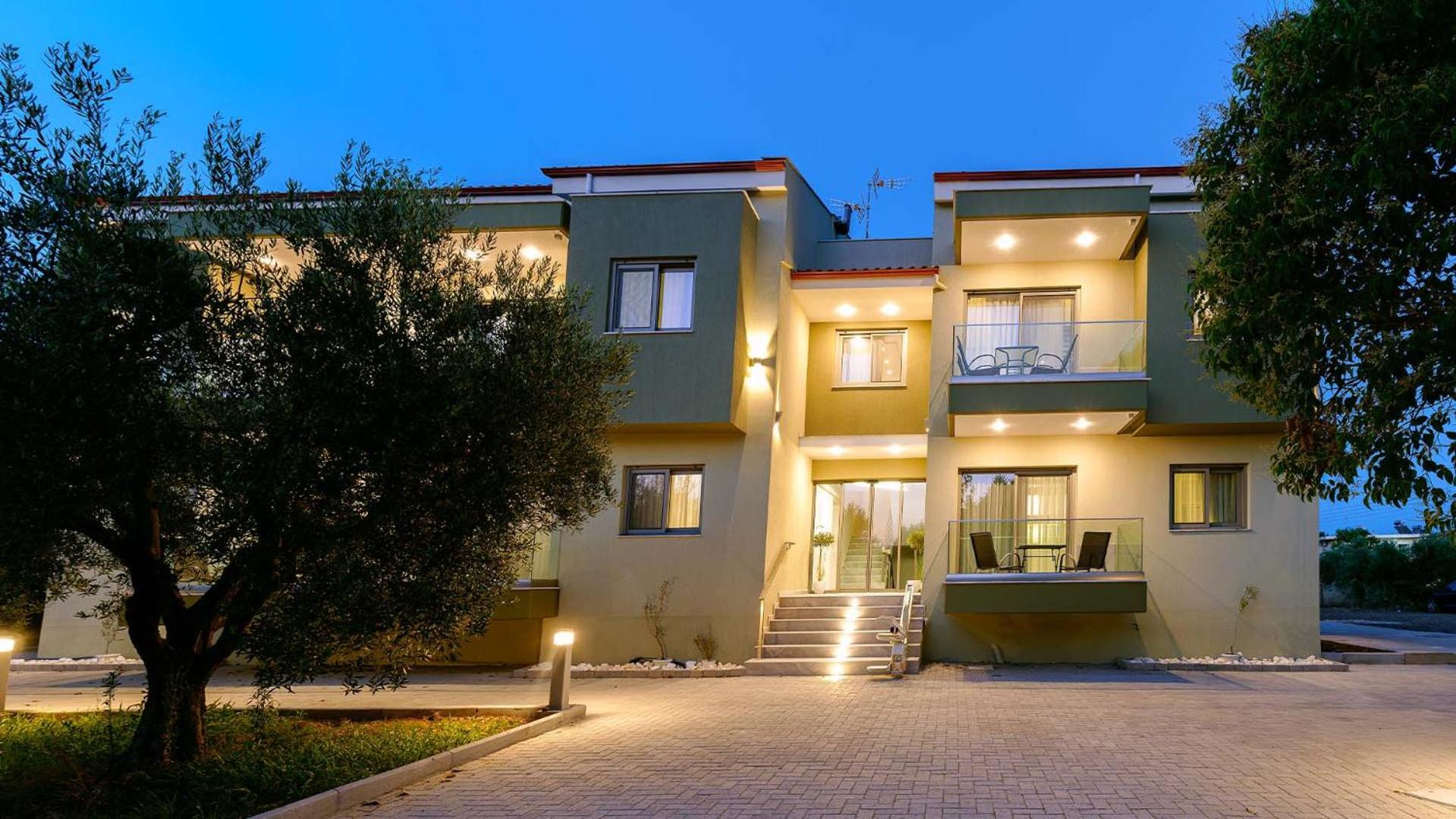 Estelle Family Luxury Apartments & Suites 2