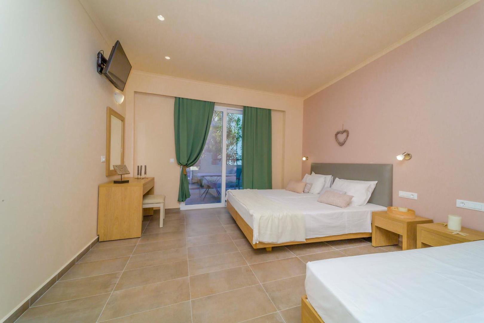Amaryllis front beach hotel 8