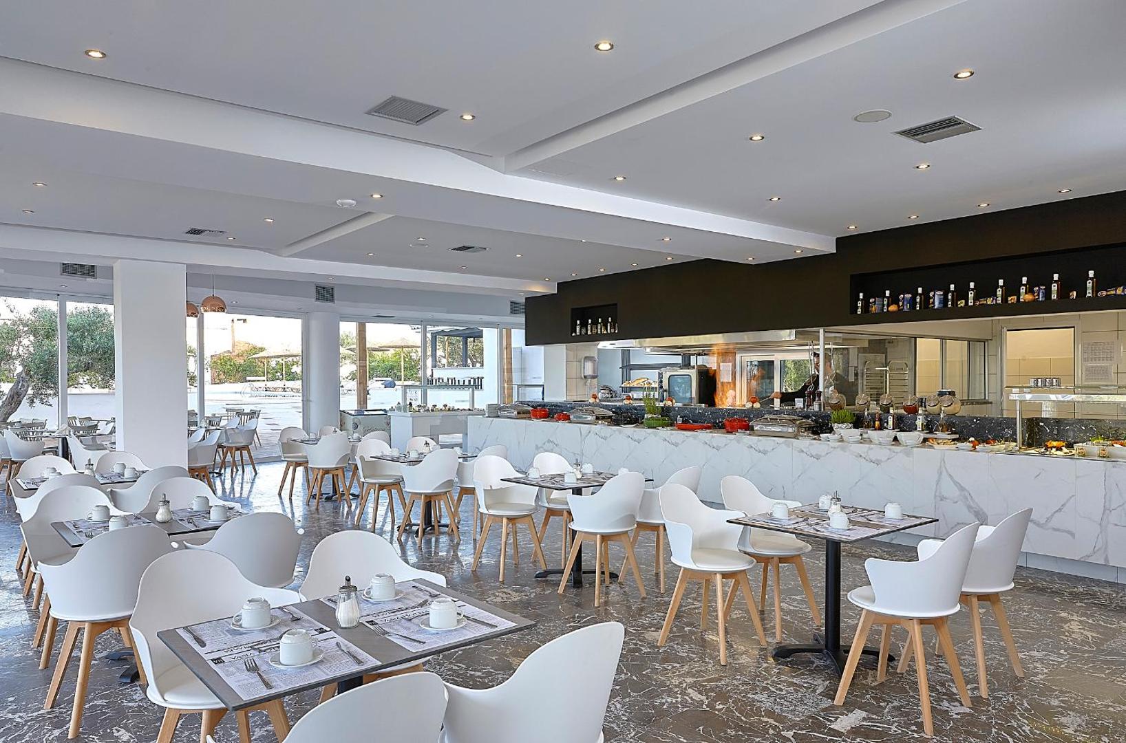 Vasia Royal Hotel 5