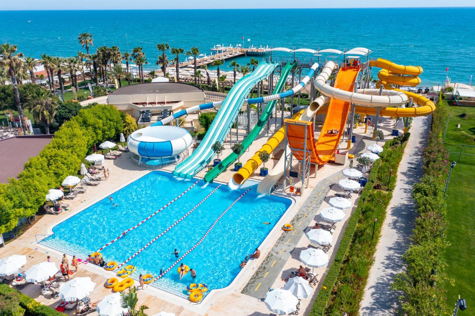 Bellis Deluxe Hotel & Heated for Winter Aqua Park 2