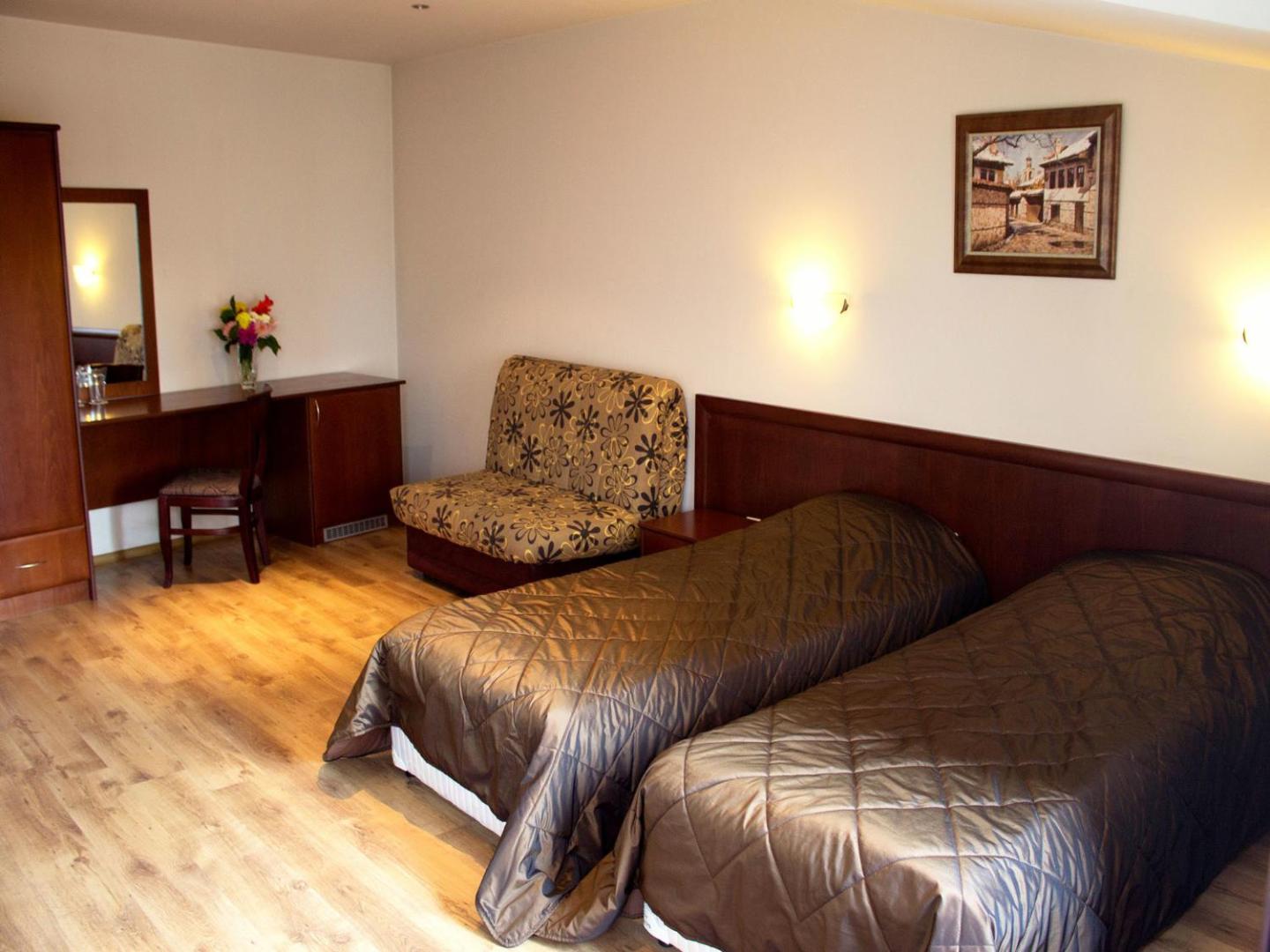 Bizev Hotel 6