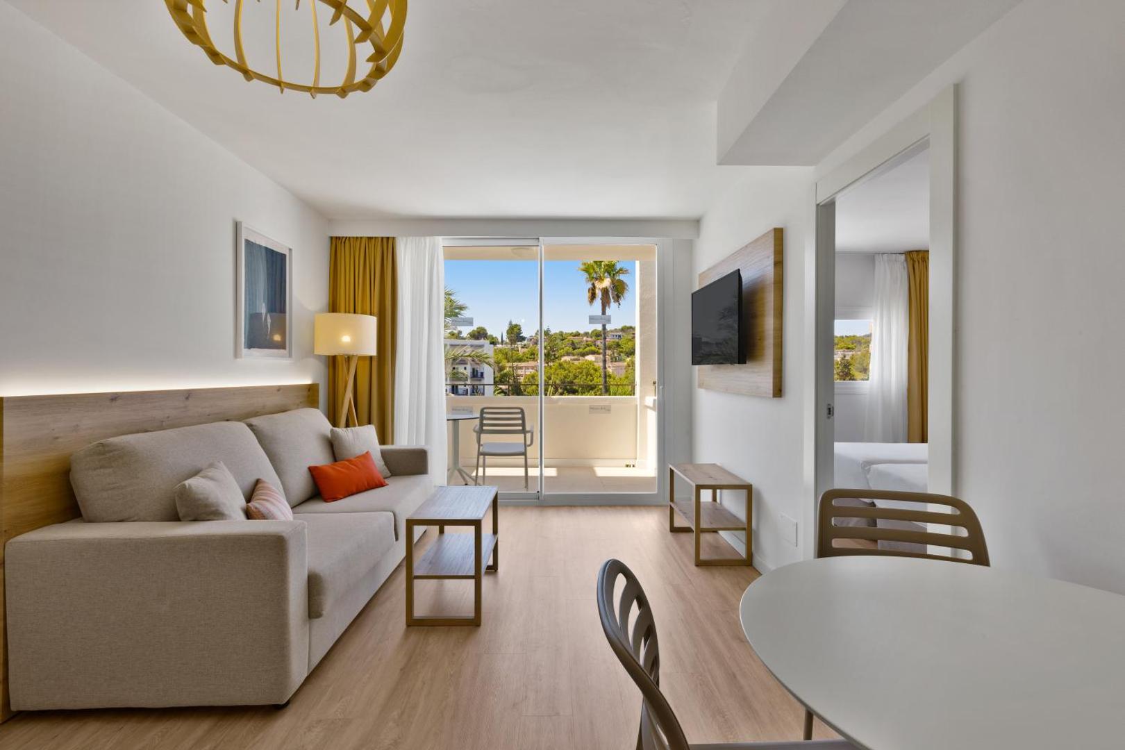 Palmanova Beach Apartments by TRH 7
