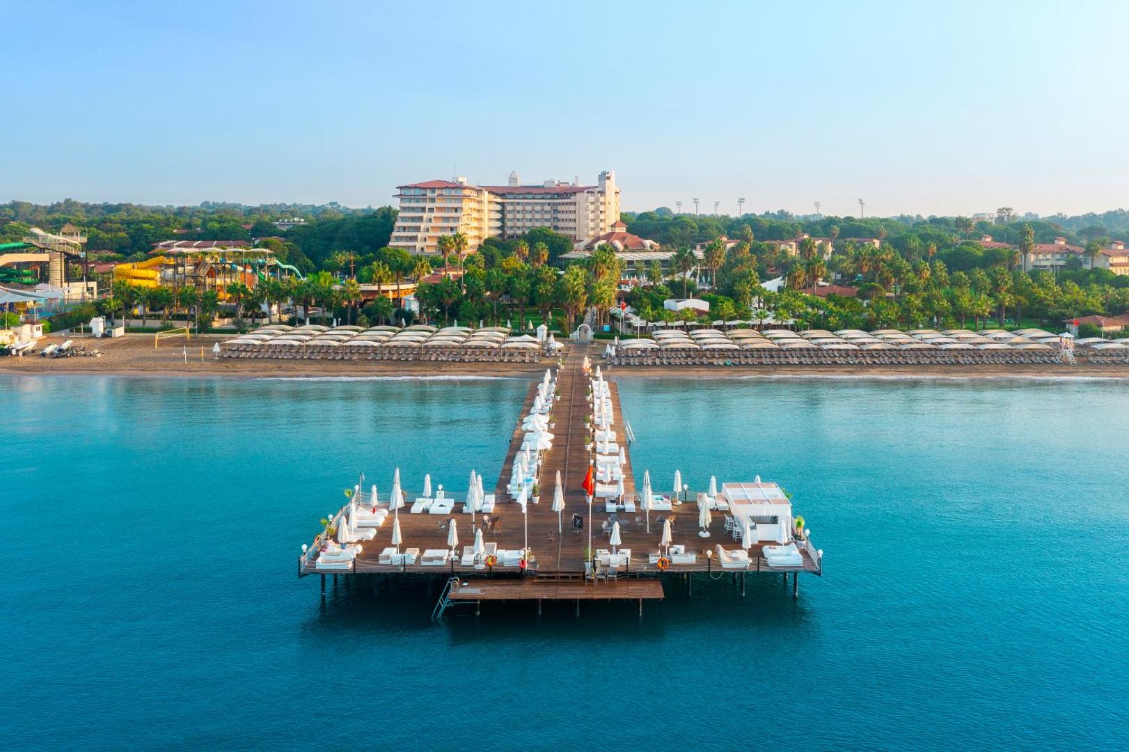 Bellis Deluxe Hotel & Heated for Winter Aqua Park 8