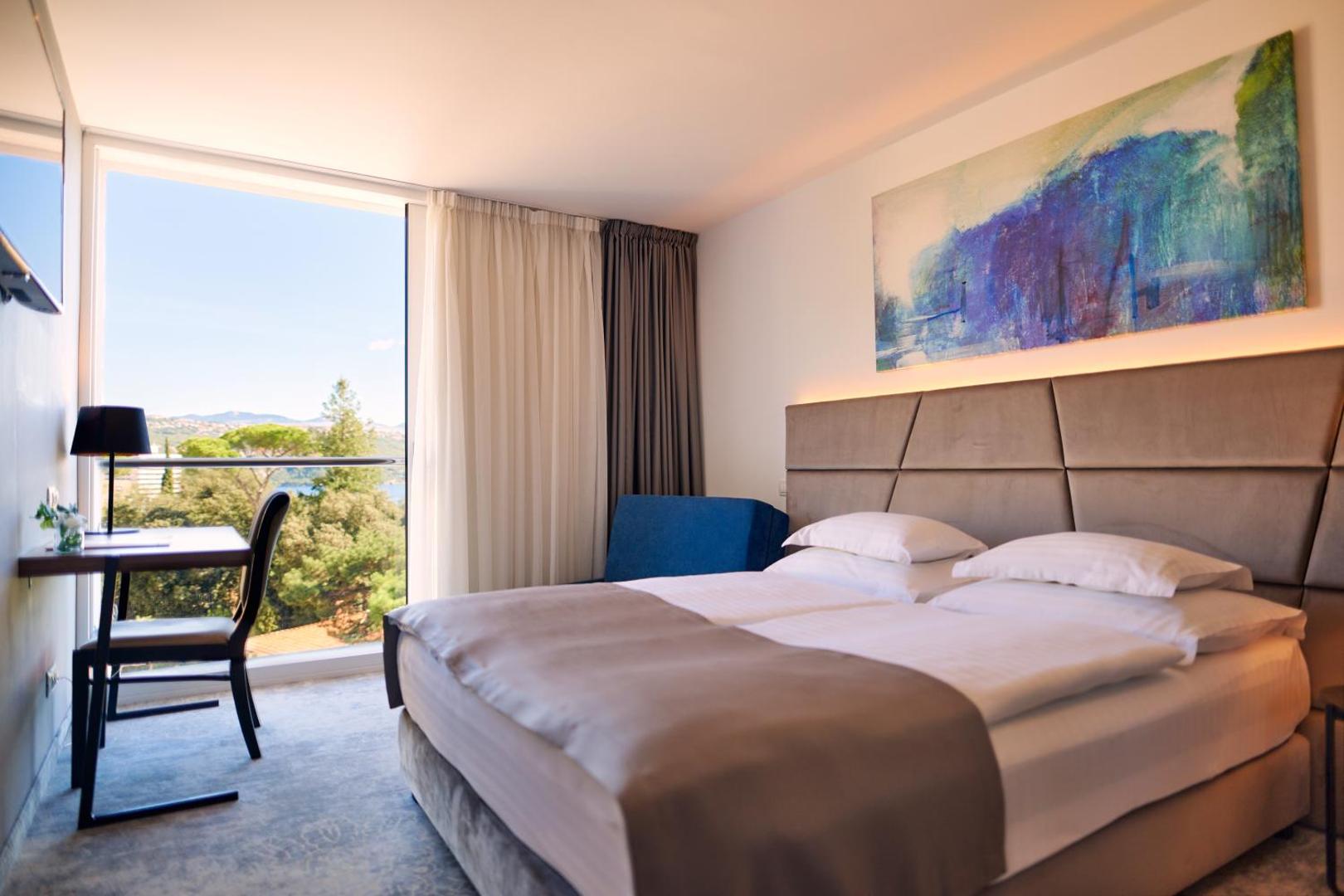 Hotel Paris 2