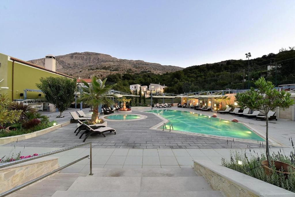 Alexander Mountain Resort 7