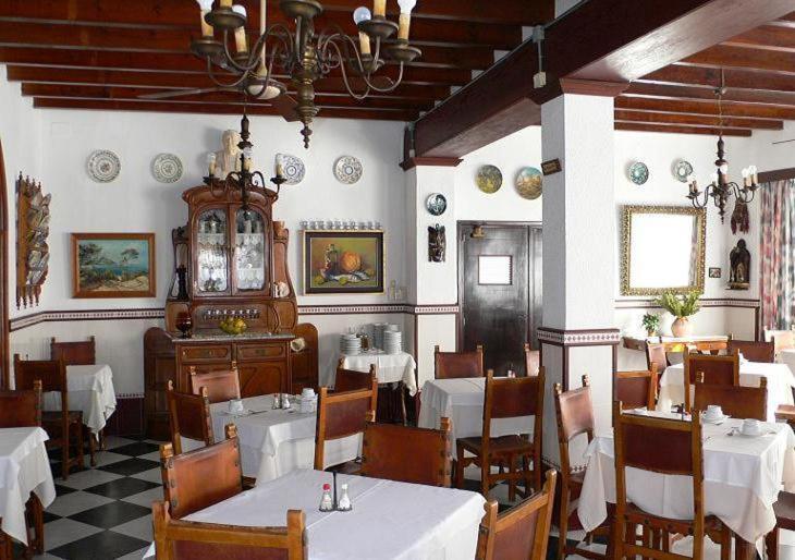 Hostal Cas Bombu 5