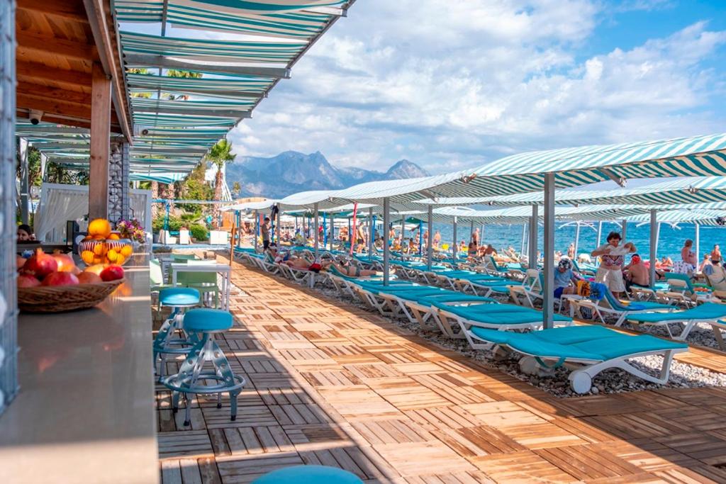 L'ancora Beach Hotel 8