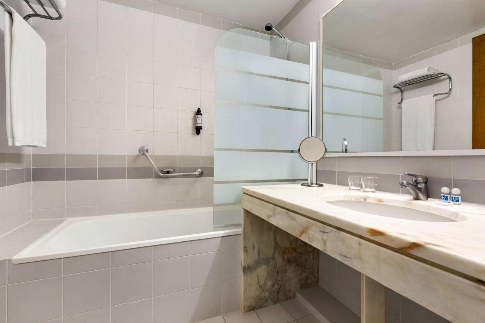 TRYP by Wyndham Montijo Parque Hotel 4
