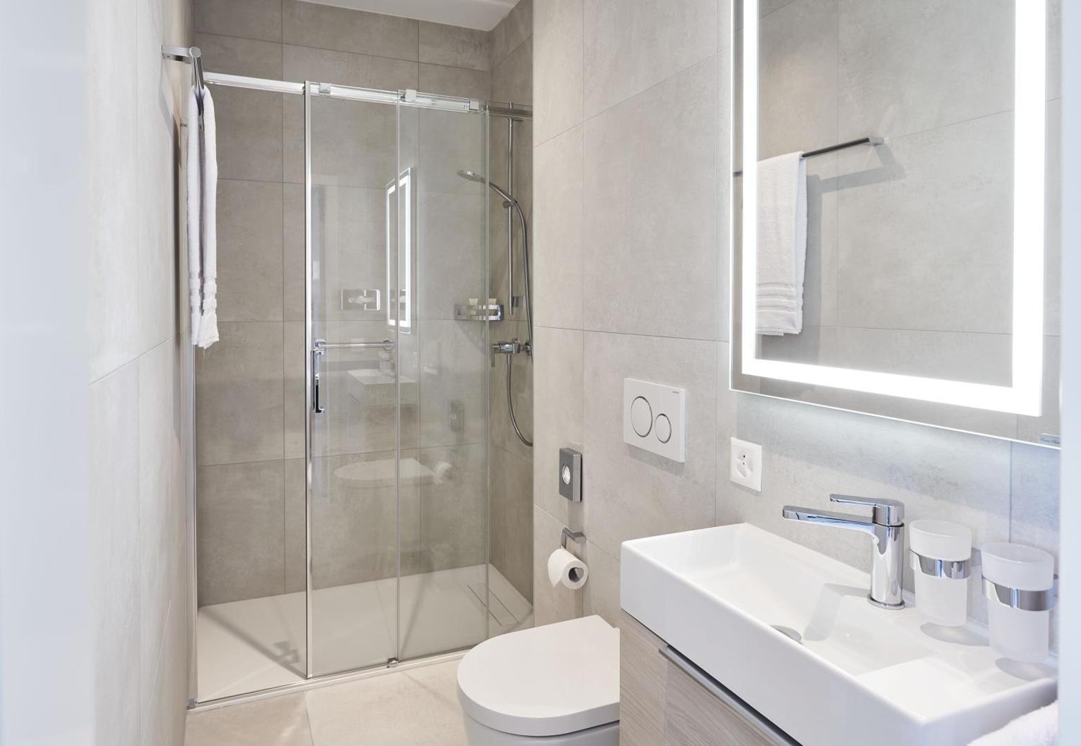 Vista Lakefront Boutique Hotel 6