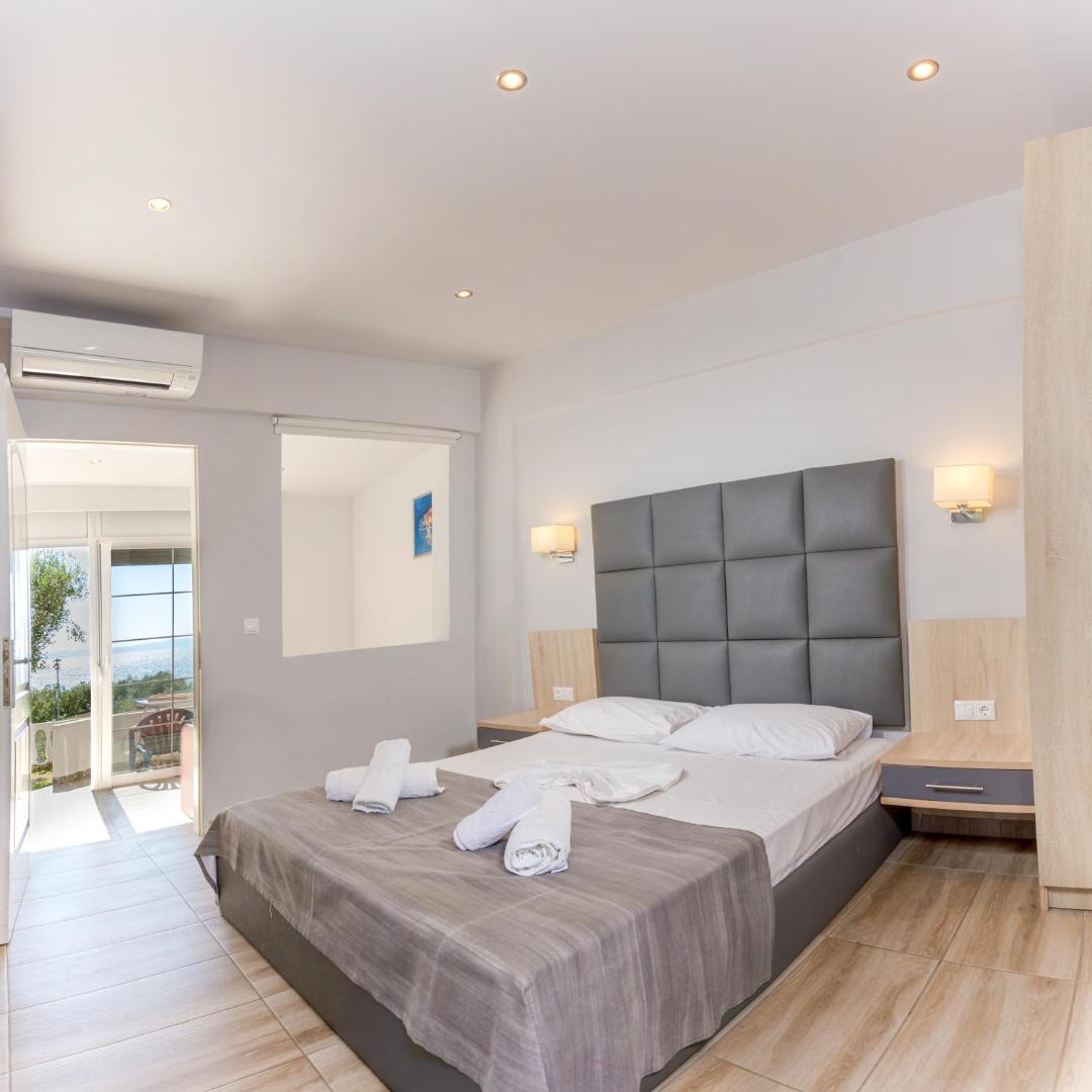 Paradisos Holiday 7