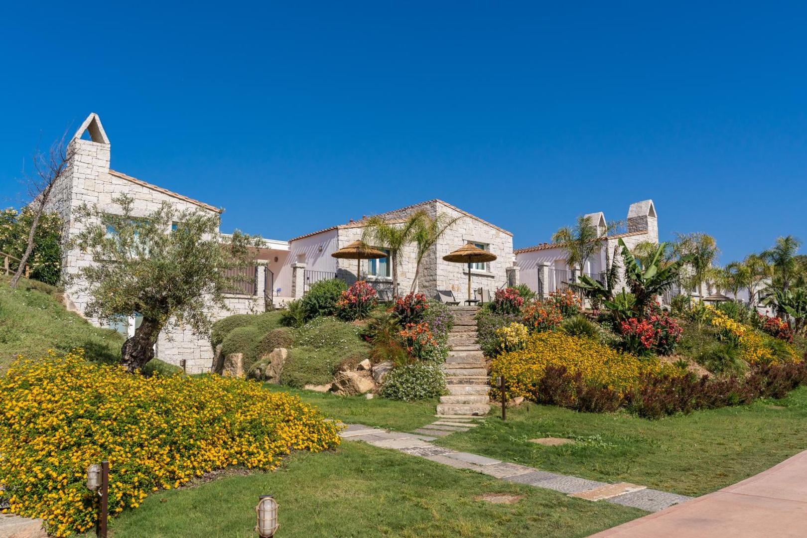 Cala Sinzias Resort 8