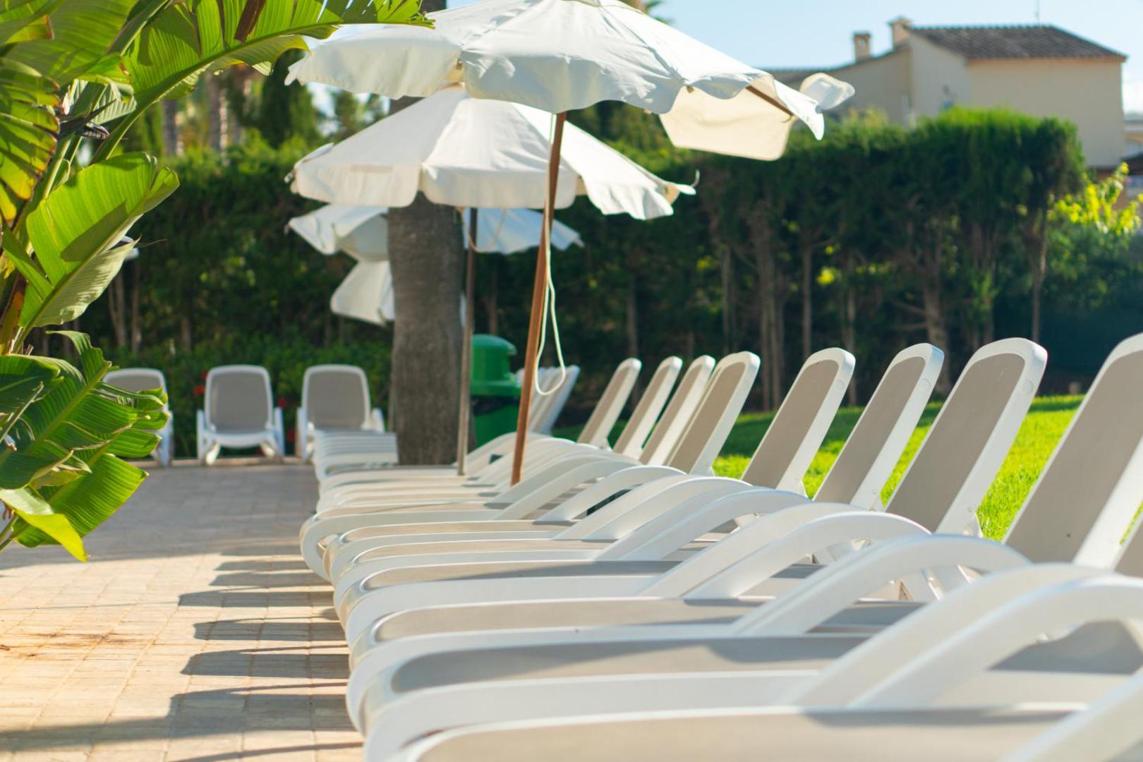 Tropicana Hotel 8
