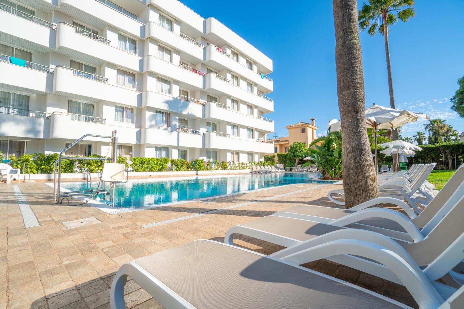 Tropicana Hotel 6