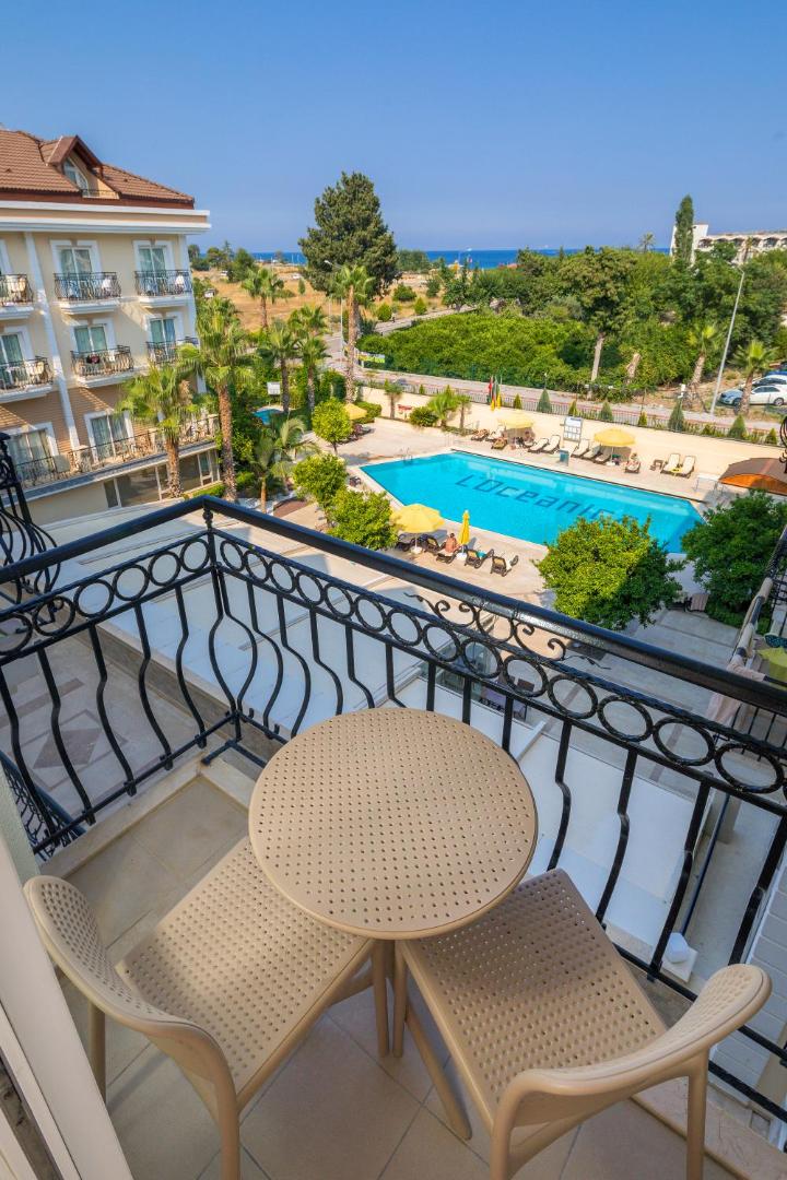 L'Oceanica Beach Resort 4