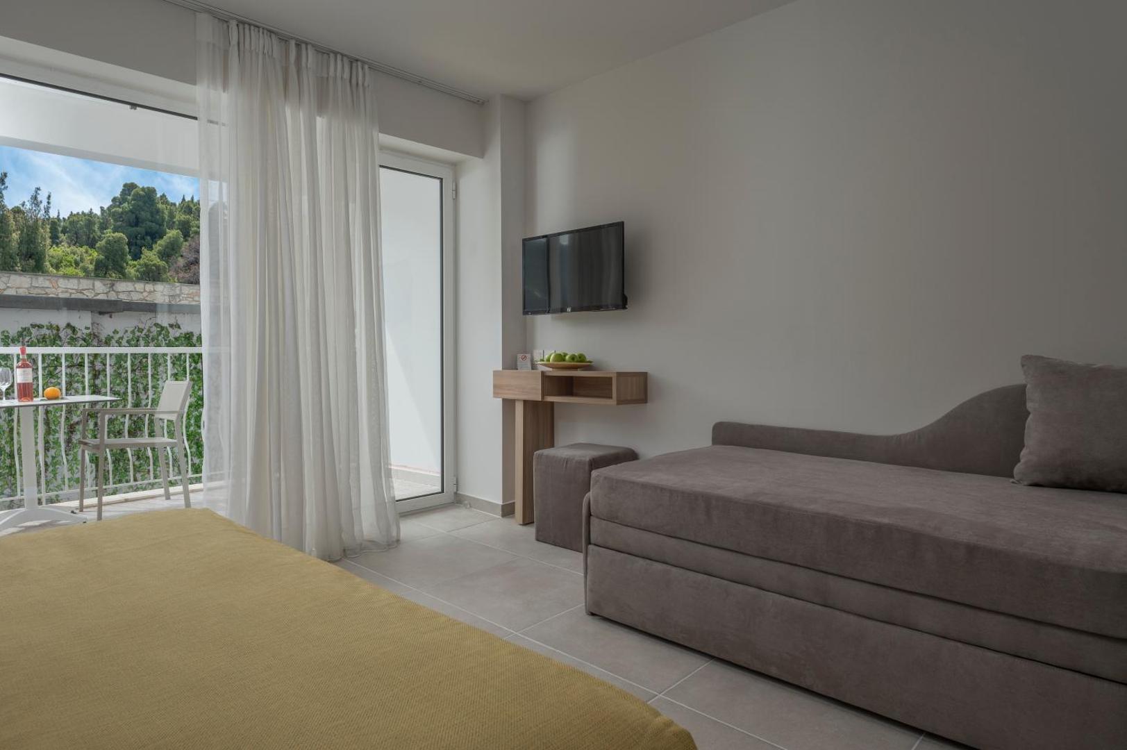 Hotel Kriopigi 7