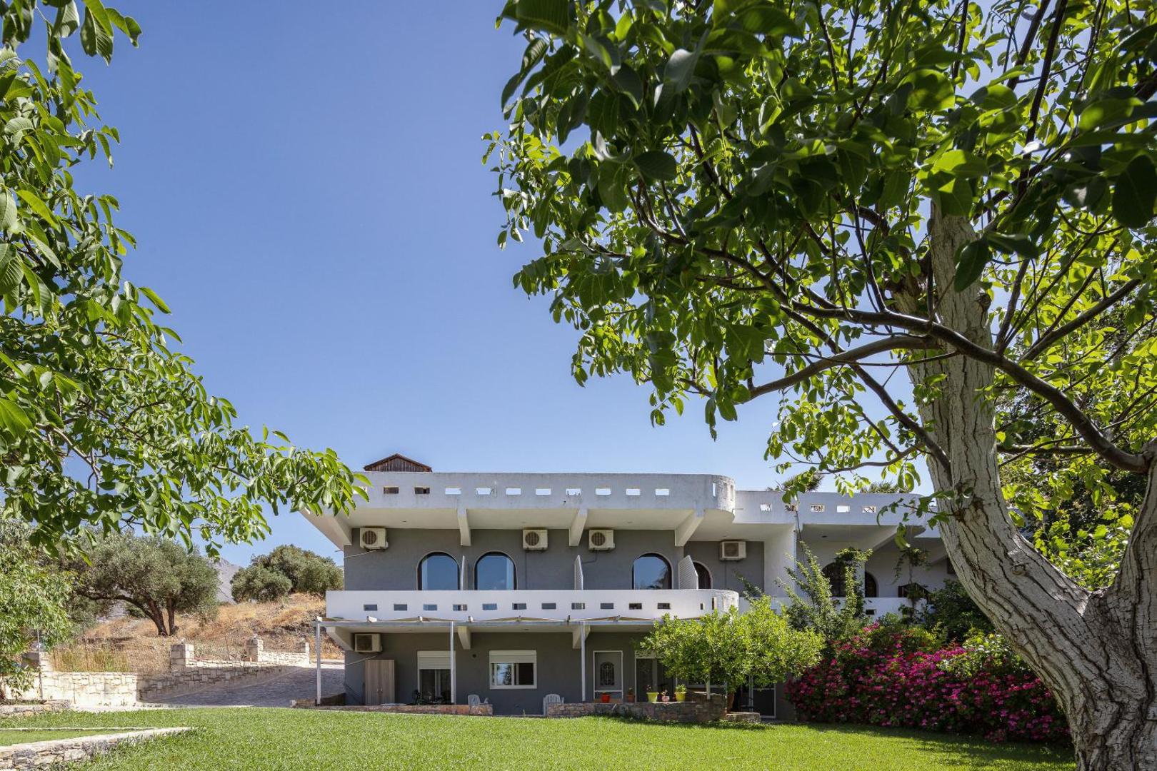 Green View Studios & Apartments 7
