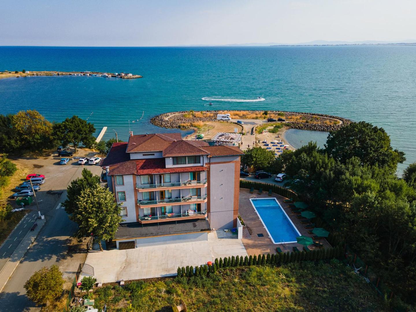 Lecardo Hotel 8