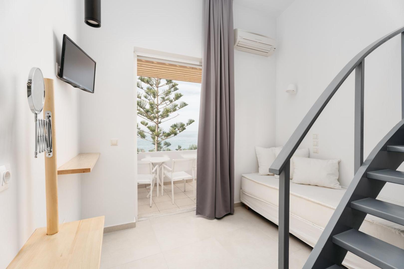 Petradi Beach Lounge Hotel 7